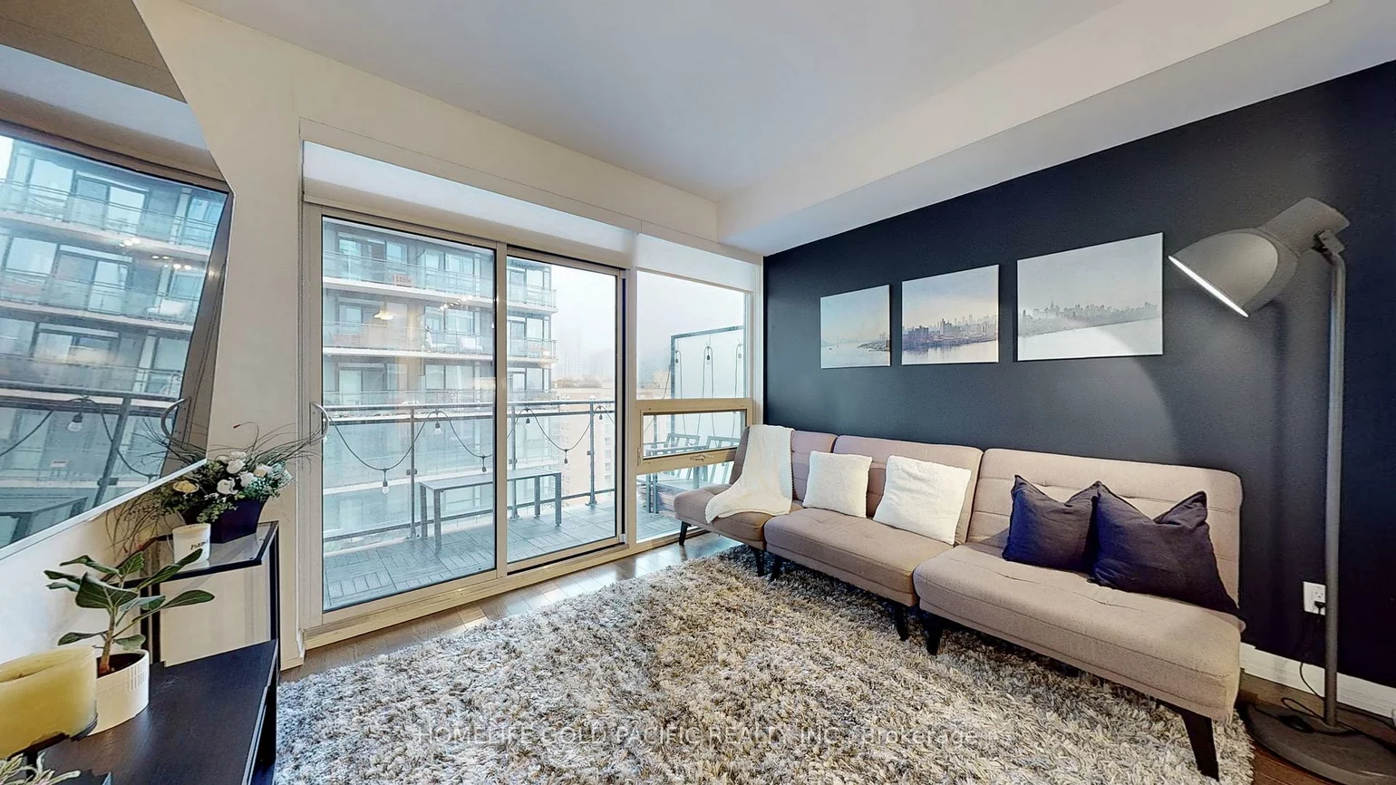 460, Adelaide, Moss Park, Toronto