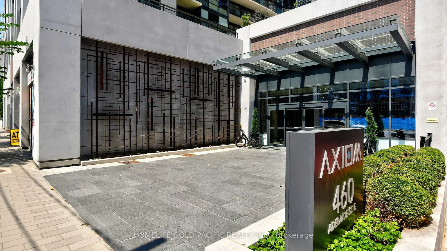 460, Adelaide, Moss Park, Toronto