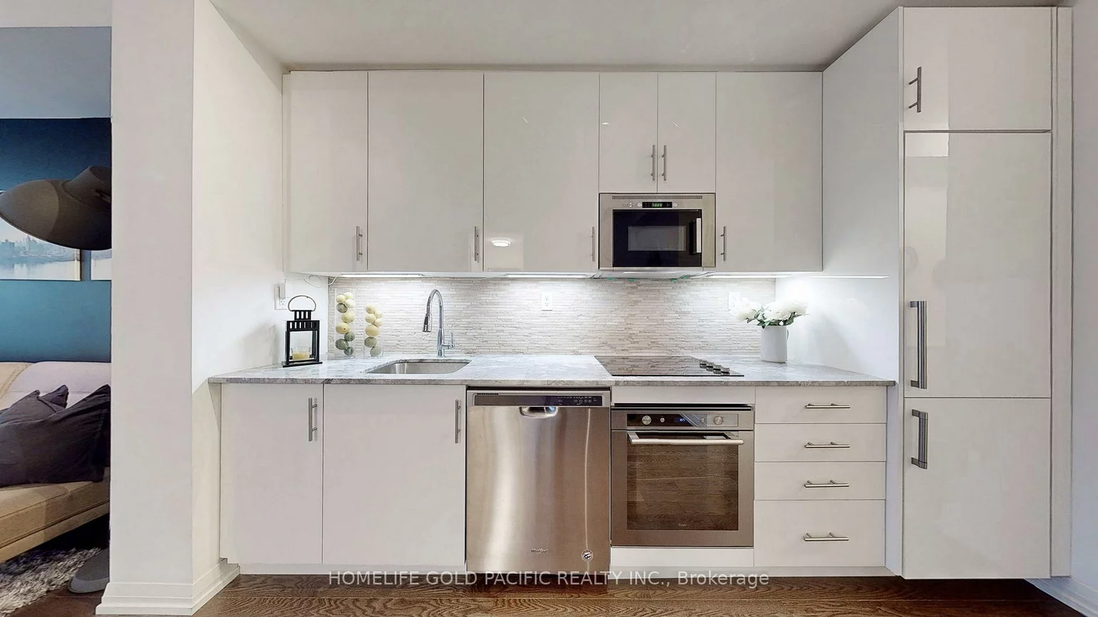 460, Adelaide, Moss Park, Toronto
