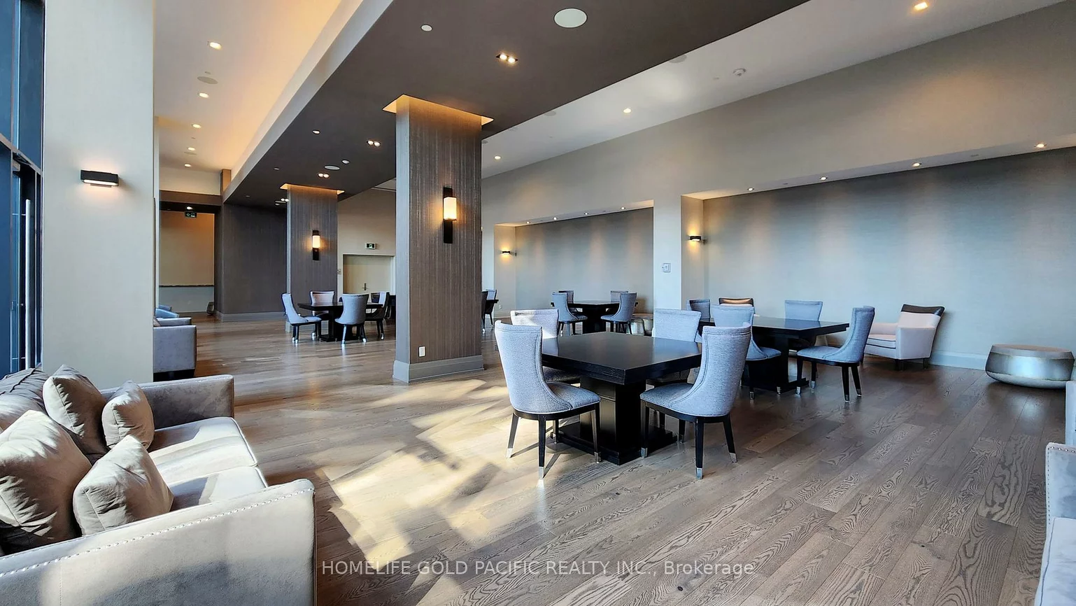 460, Adelaide, Moss Park, Toronto