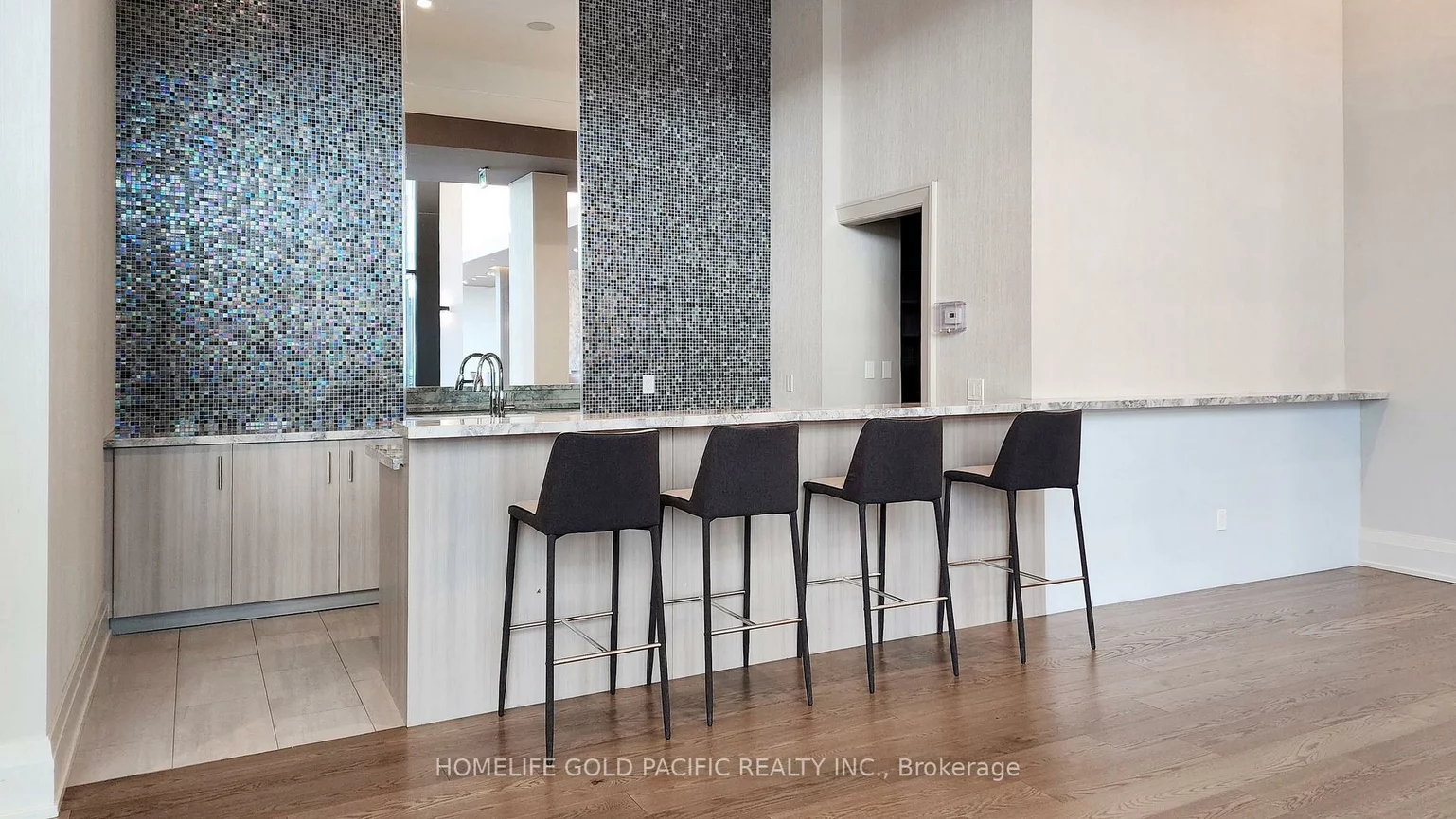 460, Adelaide, Moss Park, Toronto