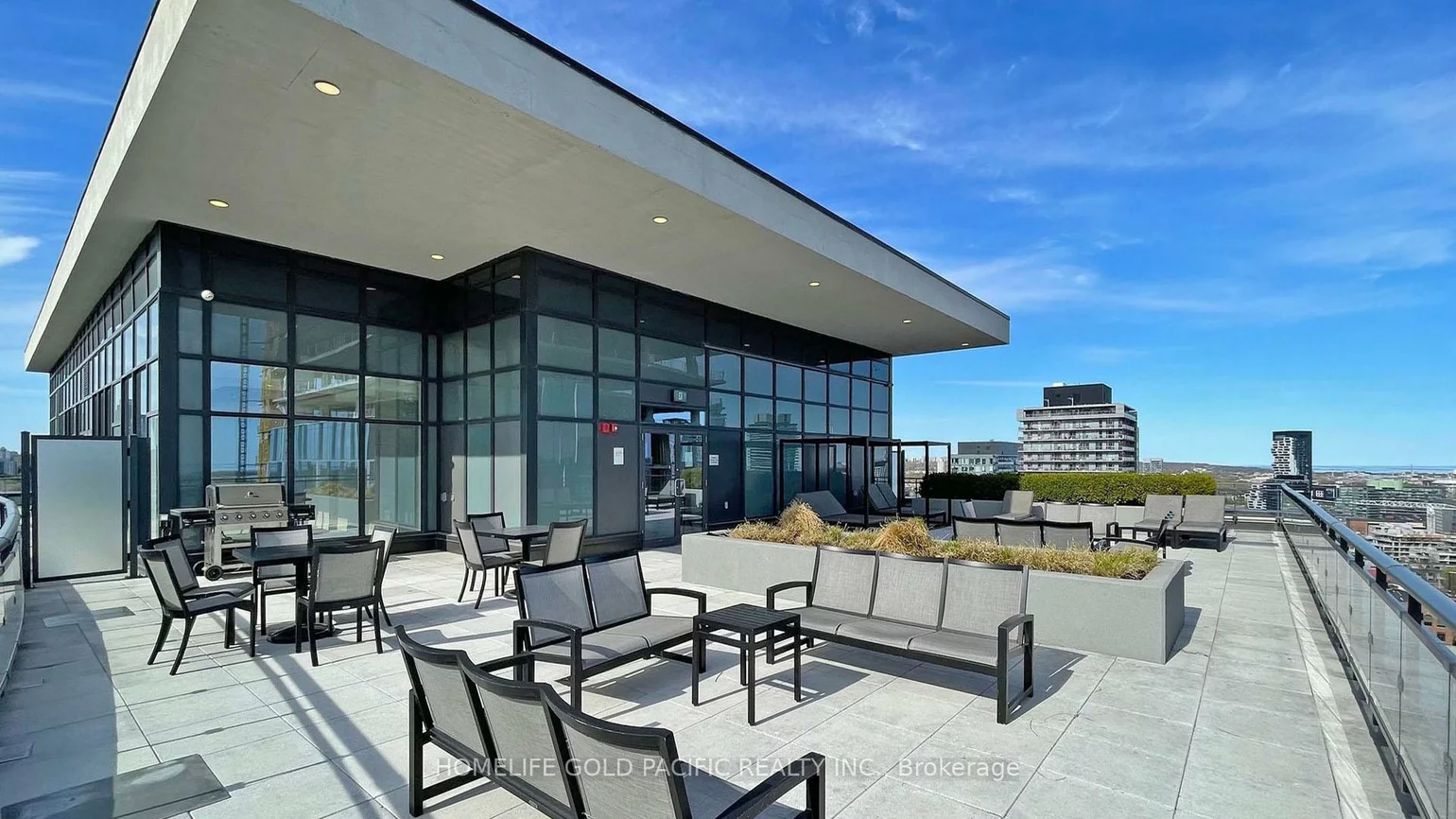 460, Adelaide, Moss Park, Toronto