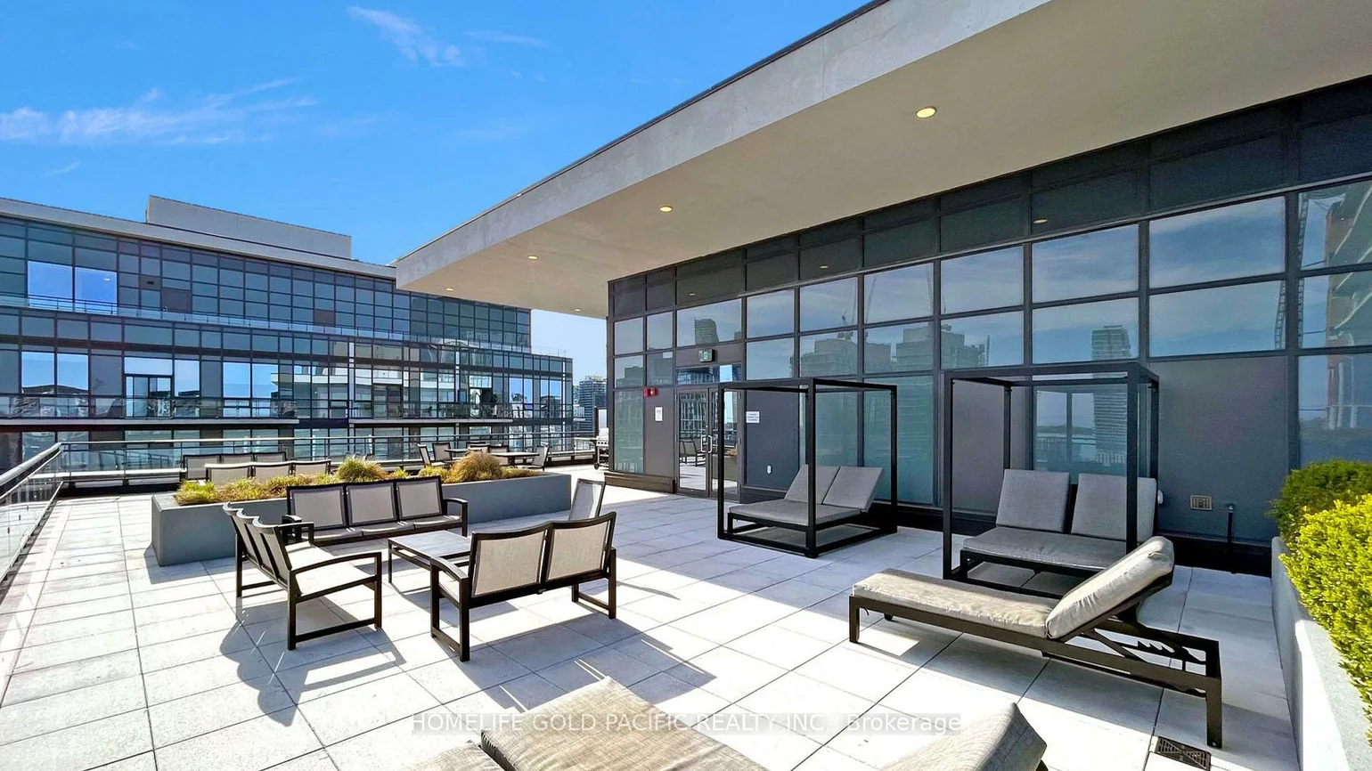 460, Adelaide, Moss Park, Toronto