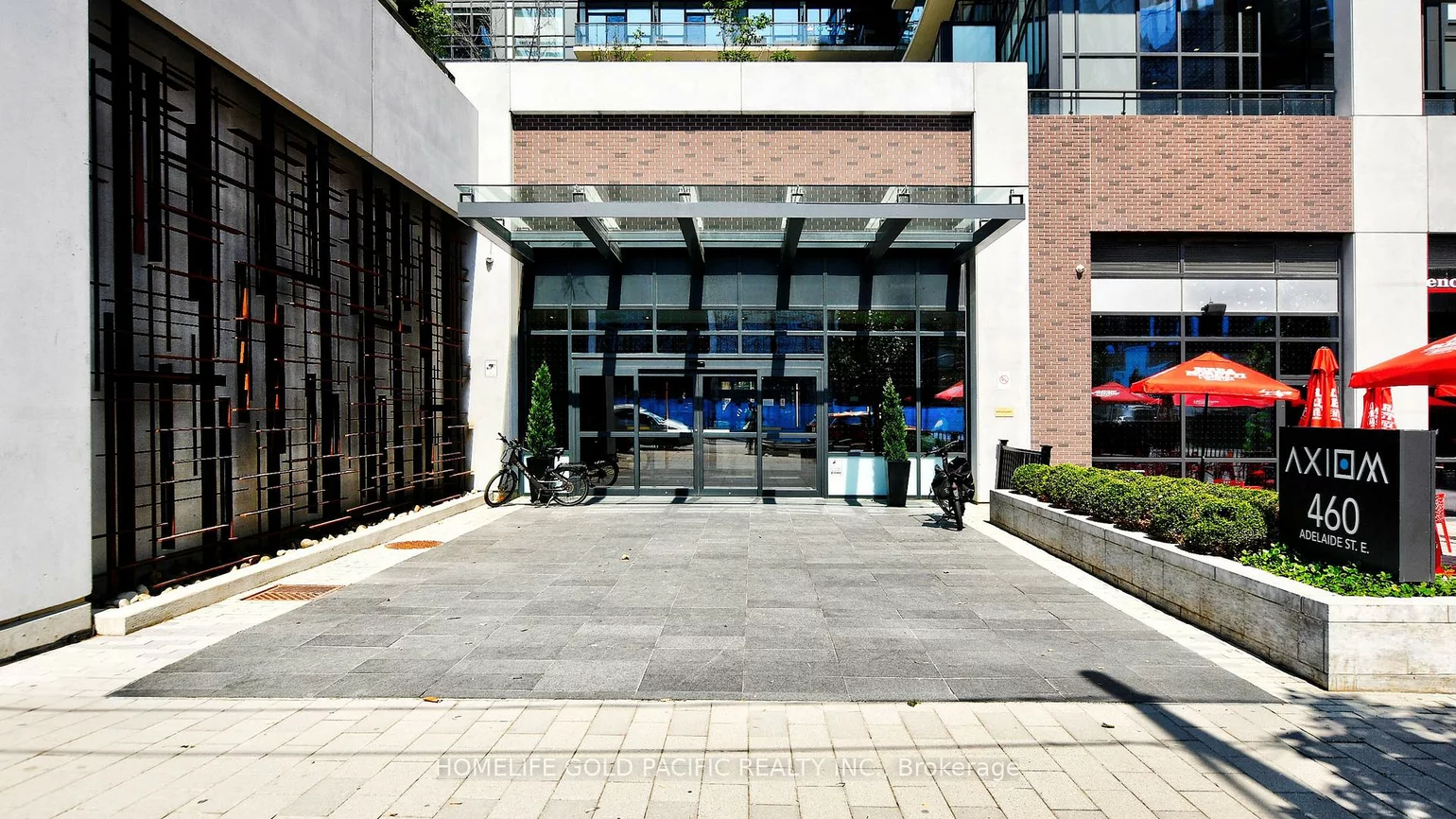 460, Adelaide, Moss Park, Toronto