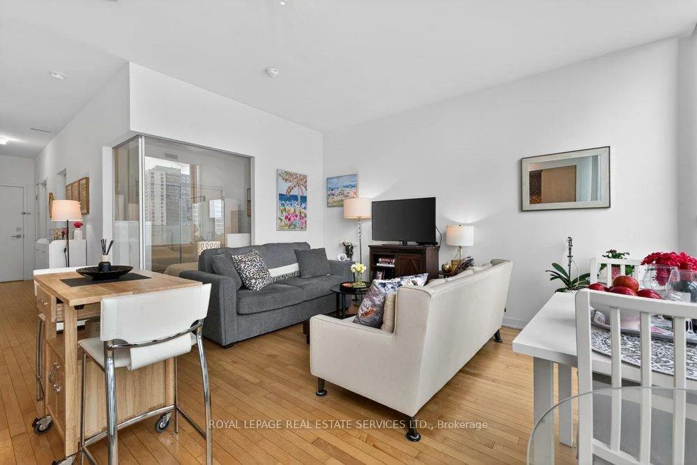14, York, Waterfront Communities C1, Toronto