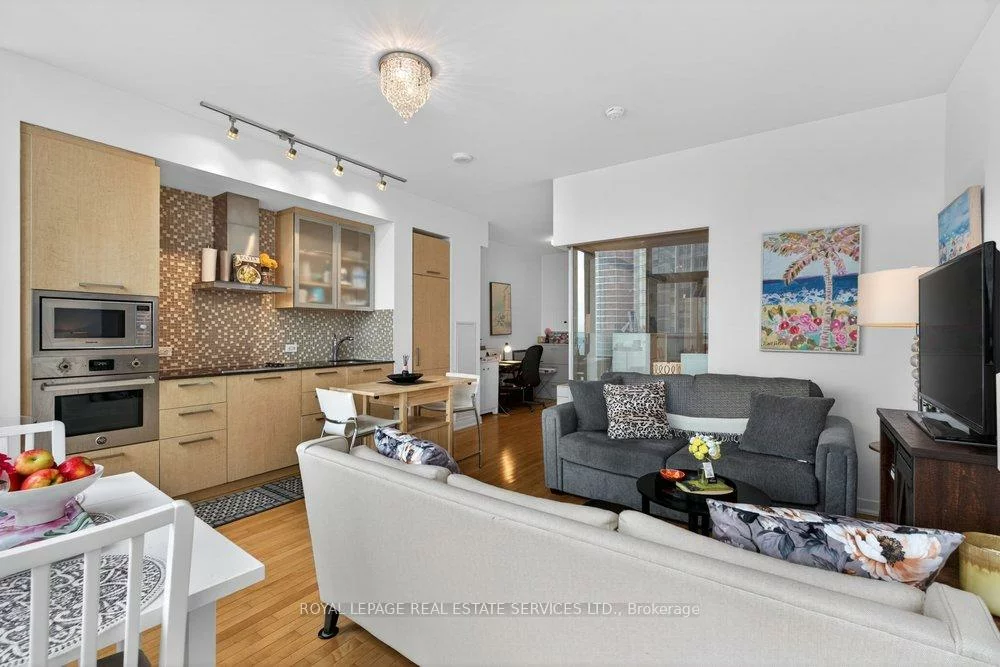14, York, Waterfront Communities C1, Toronto