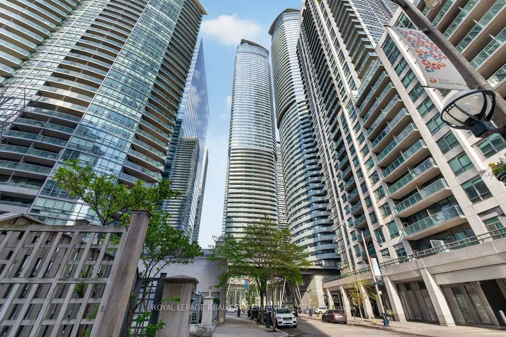 14, York, Waterfront Communities C1, Toronto