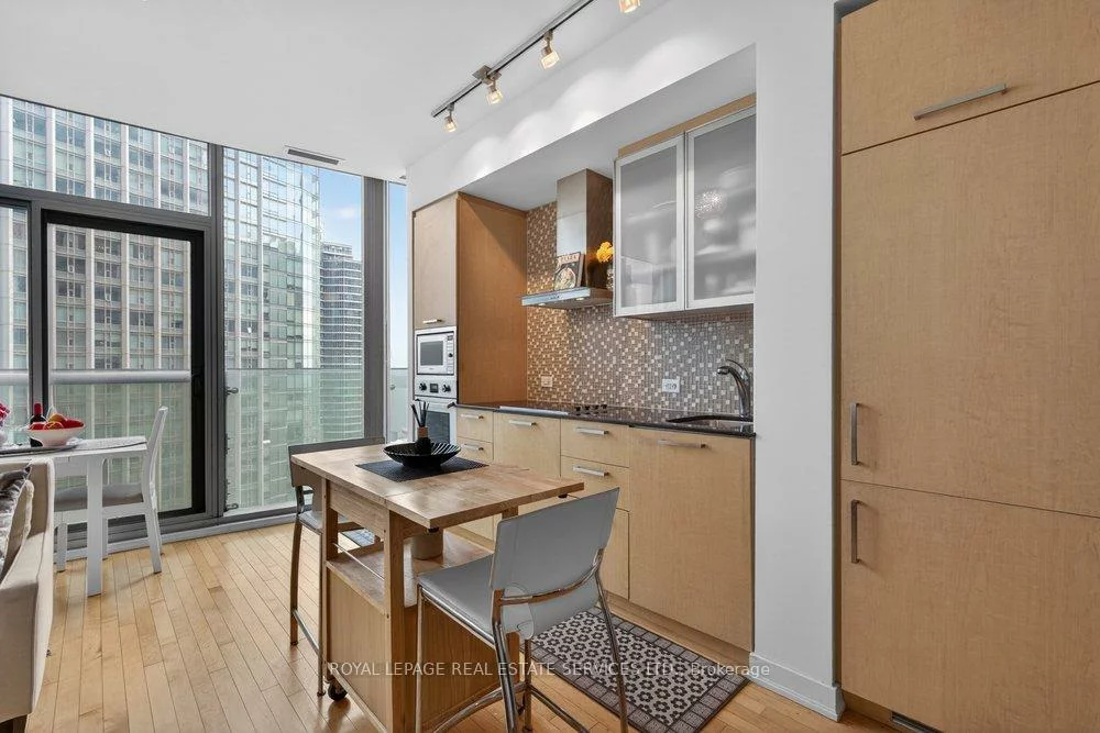 14, York, Waterfront Communities C1, Toronto