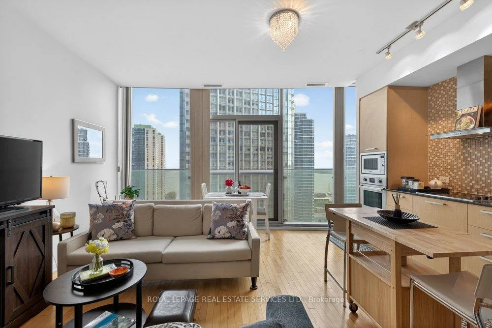 14, York, Waterfront Communities C1, Toronto