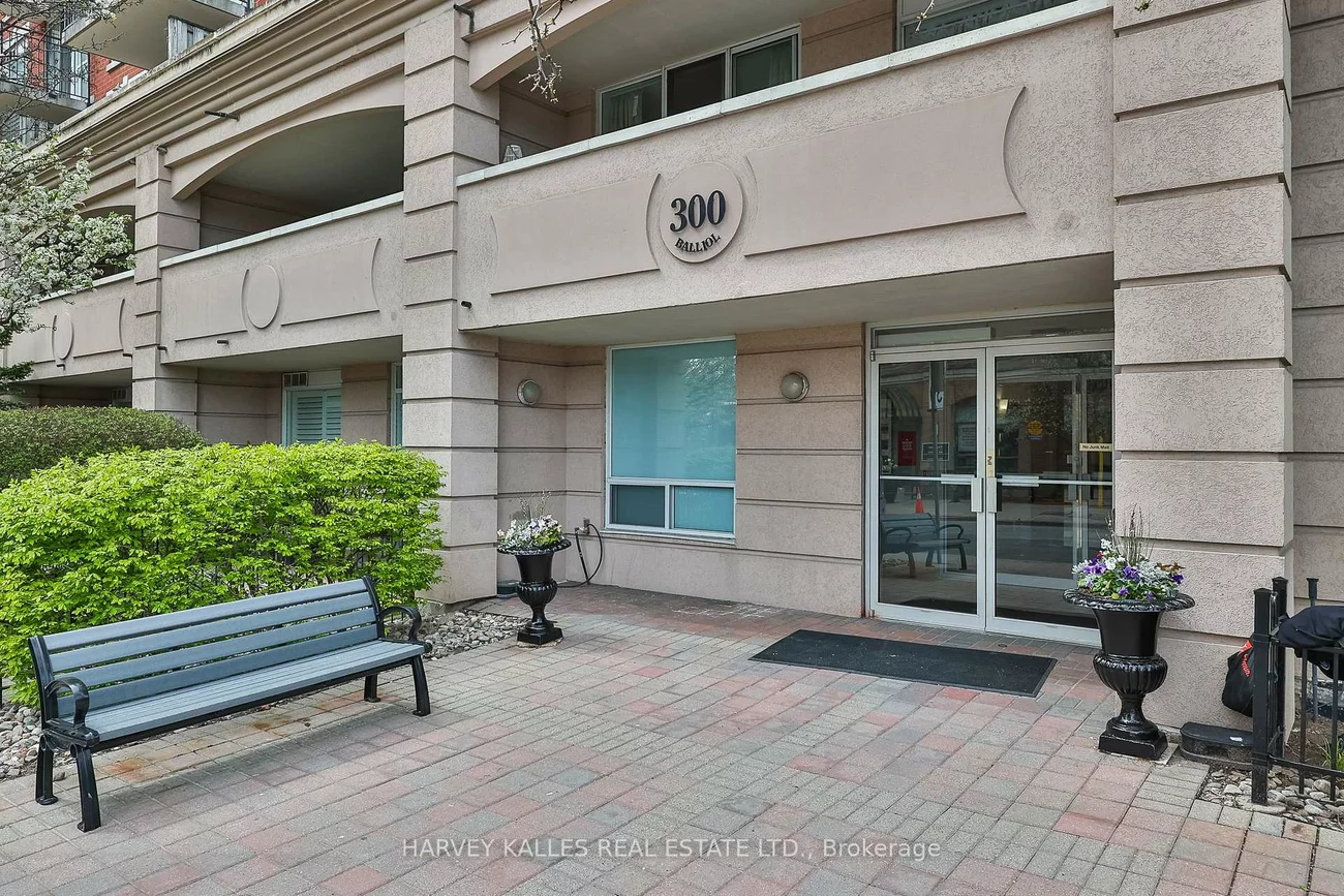 300, Balliol, Mount Pleasant West, Toronto