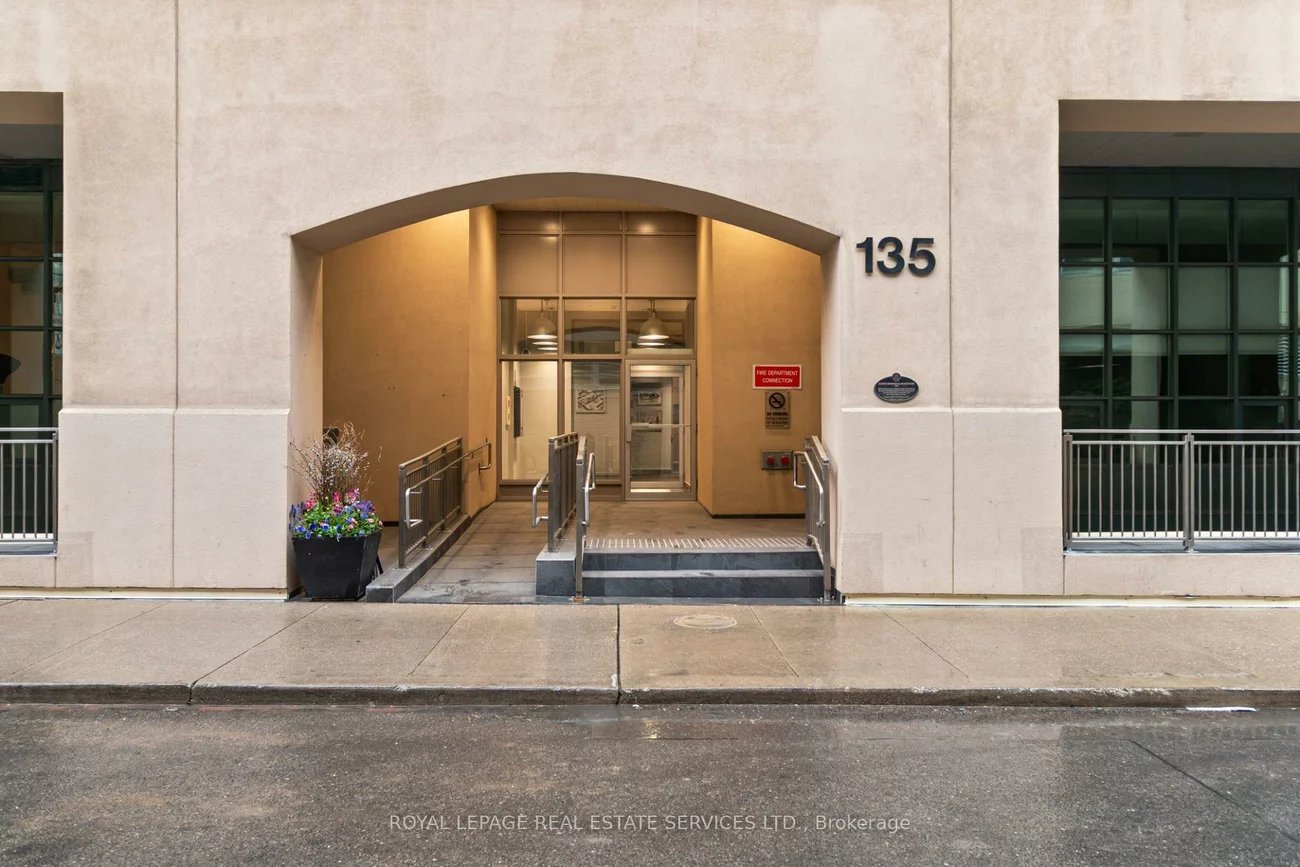 135, Dalhousie, Church-Yonge Corridor, Toronto