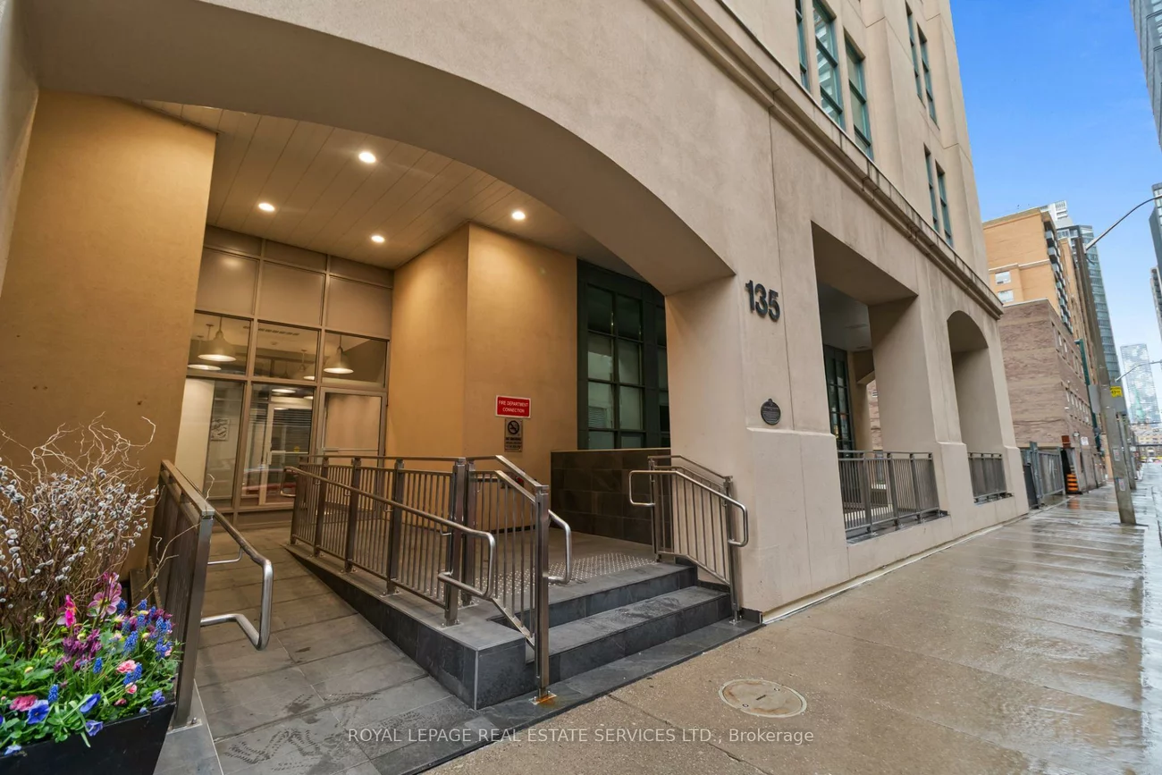 135, Dalhousie, Church-Yonge Corridor, Toronto