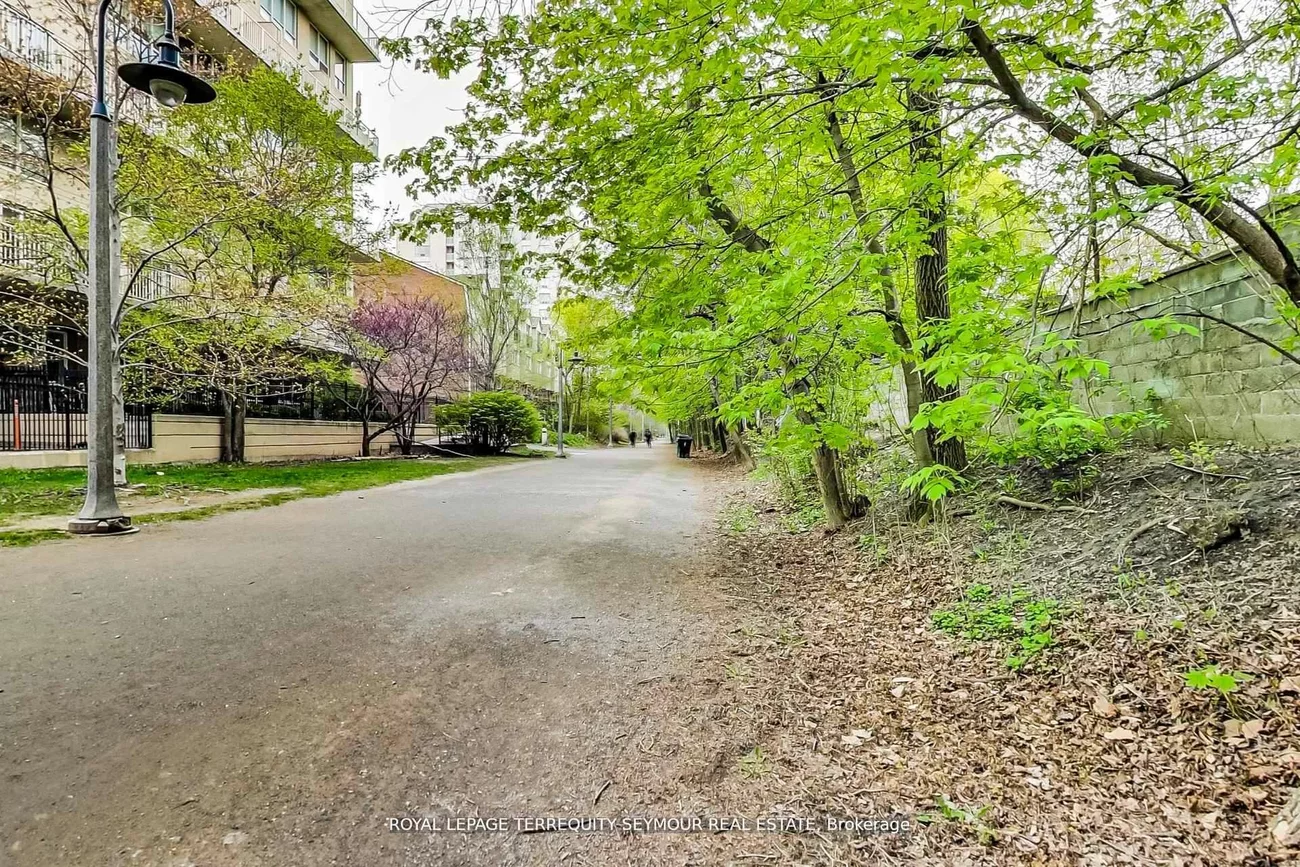 139, Merton, Mount Pleasant West, Toronto
