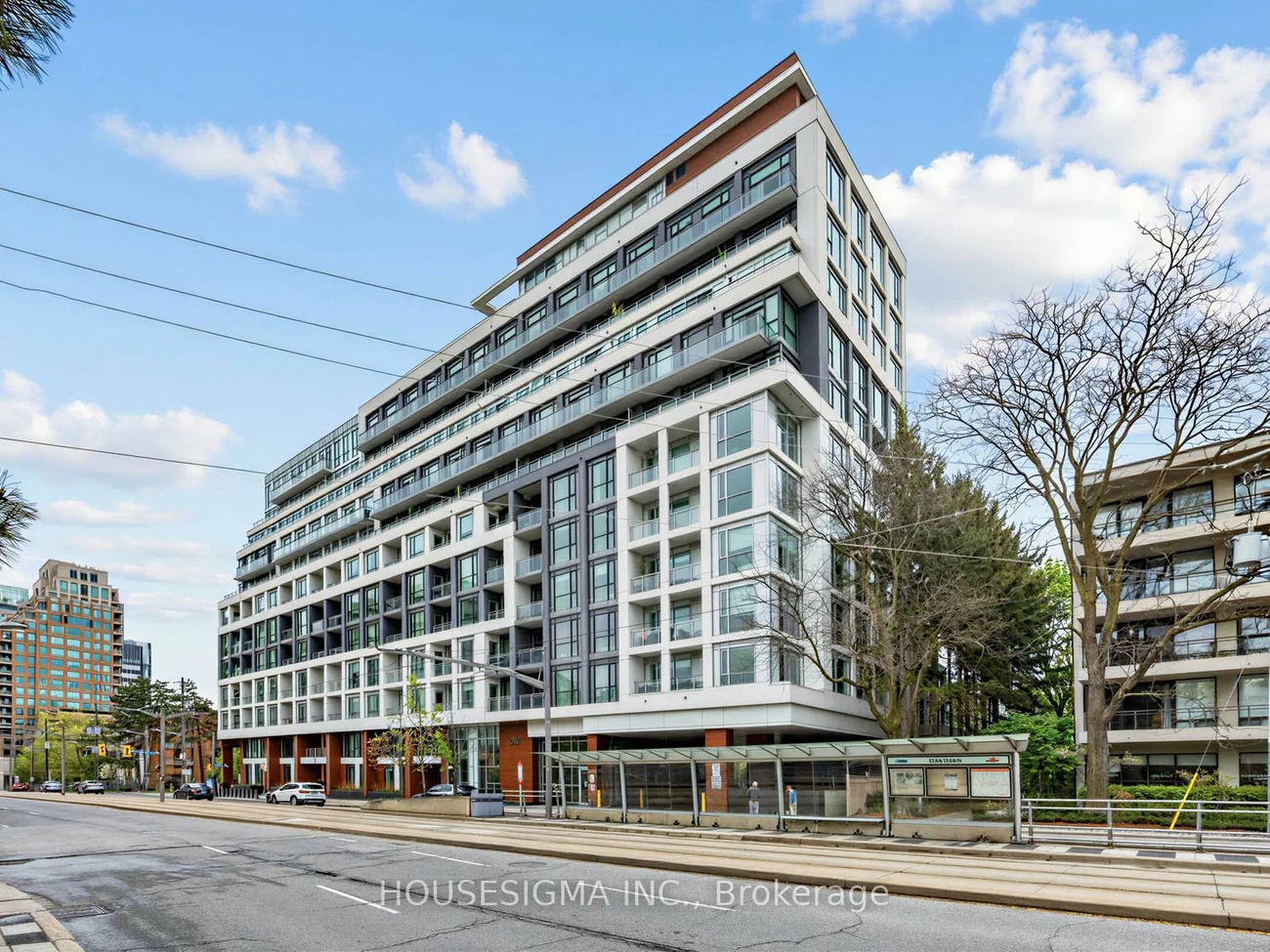 223, St.Clair, Casa Loma, Toronto