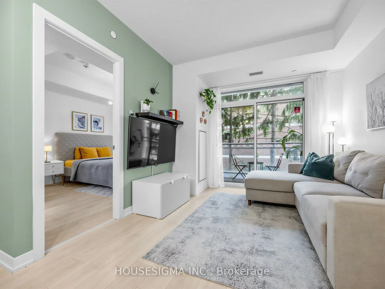223, St.Clair, Casa Loma, Toronto