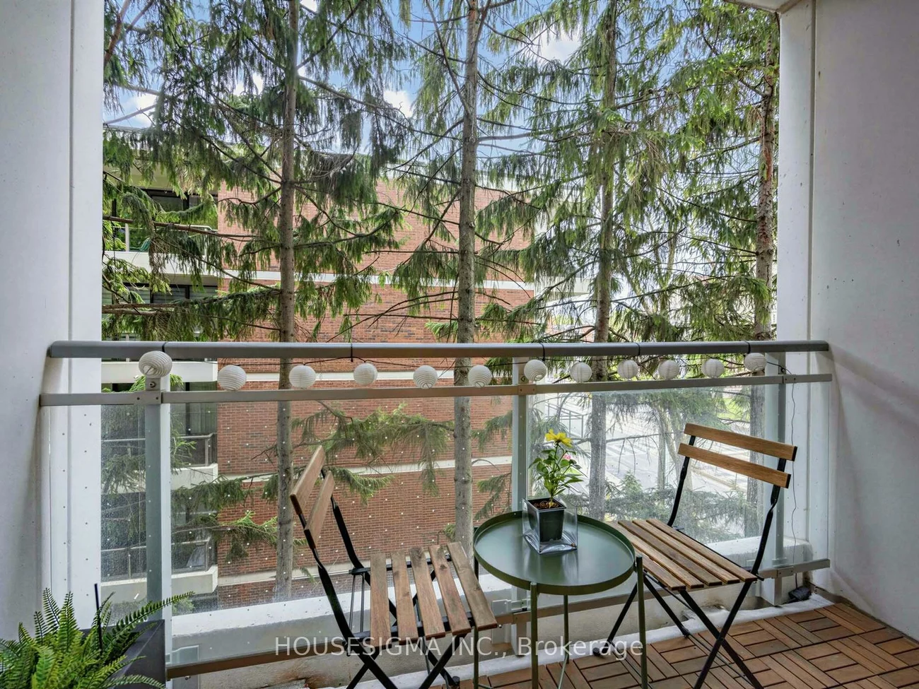 223, St.Clair, Casa Loma, Toronto