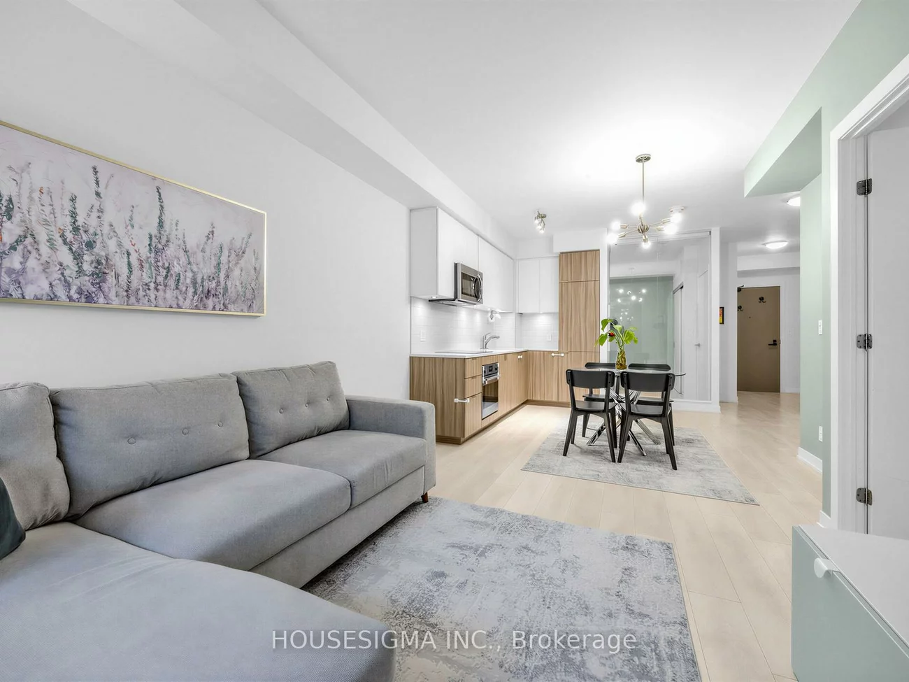 223, St.Clair, Casa Loma, Toronto