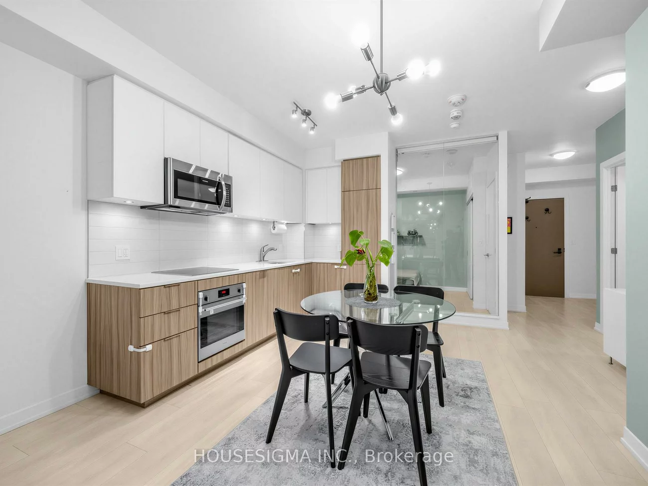 223, St.Clair, Casa Loma, Toronto