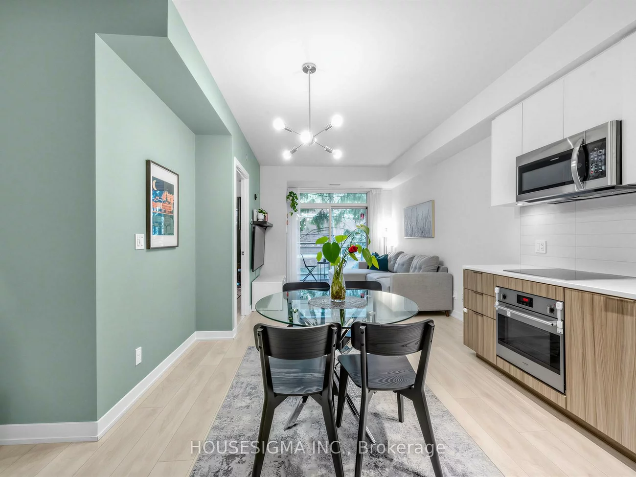 223, St.Clair, Casa Loma, Toronto