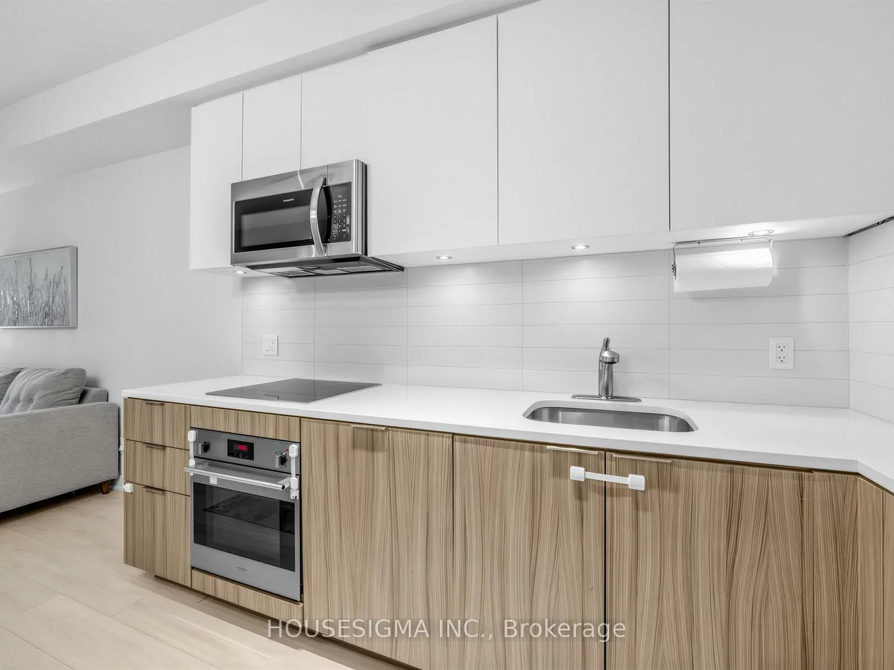 223, St.Clair, Casa Loma, Toronto