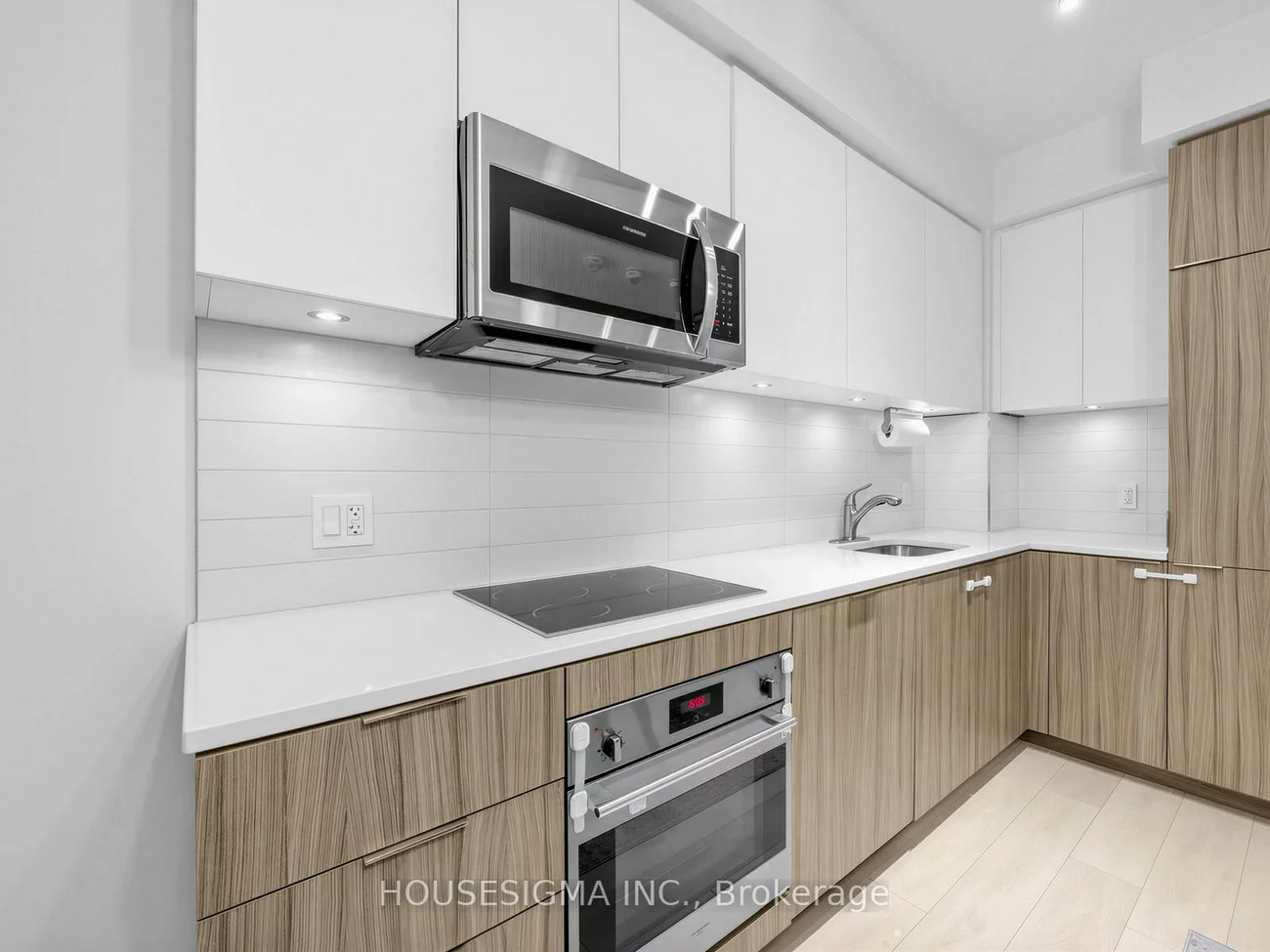 223, St.Clair, Casa Loma, Toronto