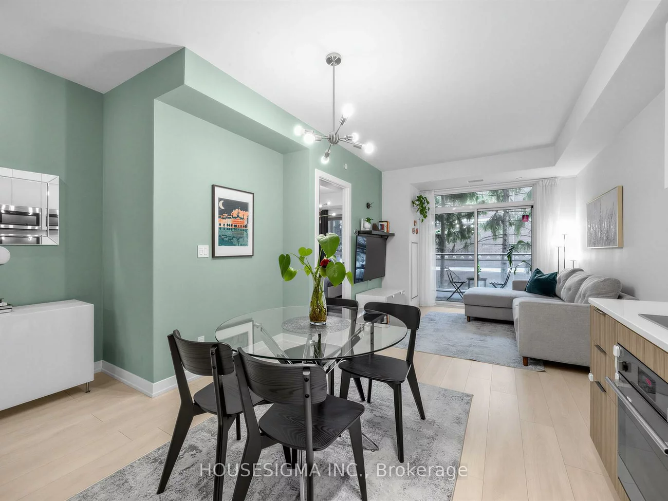 223, St.Clair, Casa Loma, Toronto