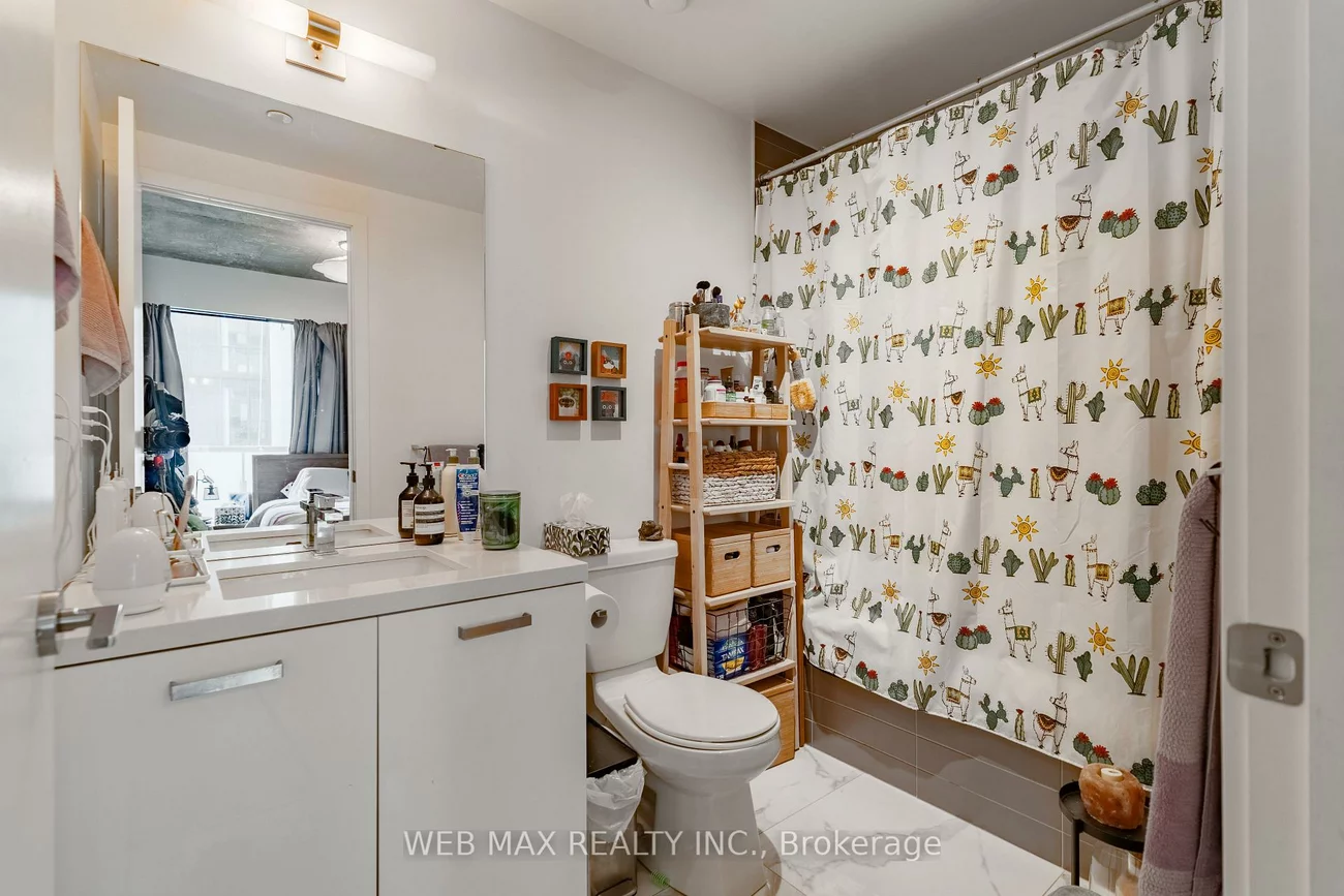 11, Charlotte, Waterfront Communities C1, Toronto