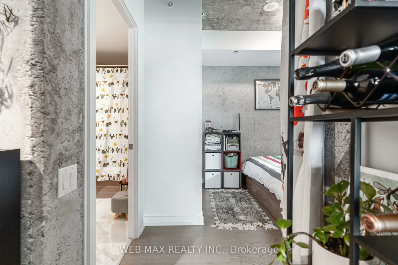 11, Charlotte, Waterfront Communities C1, Toronto