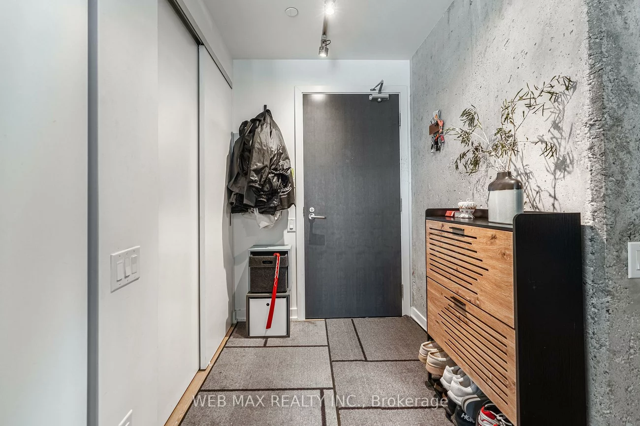 11, Charlotte, Waterfront Communities C1, Toronto