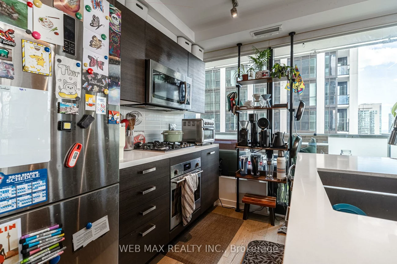 11, Charlotte, Waterfront Communities C1, Toronto