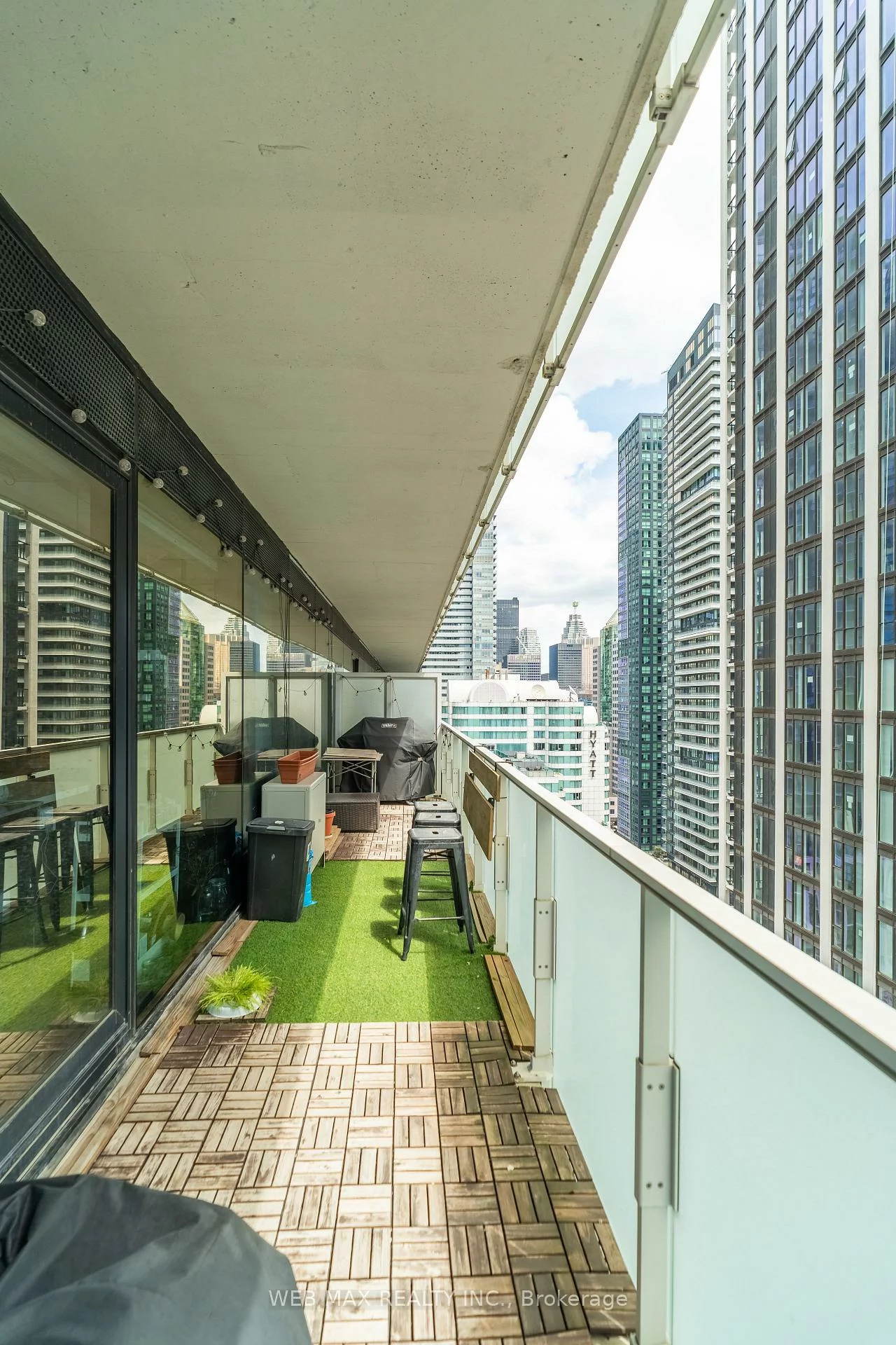 11, Charlotte, Waterfront Communities C1, Toronto