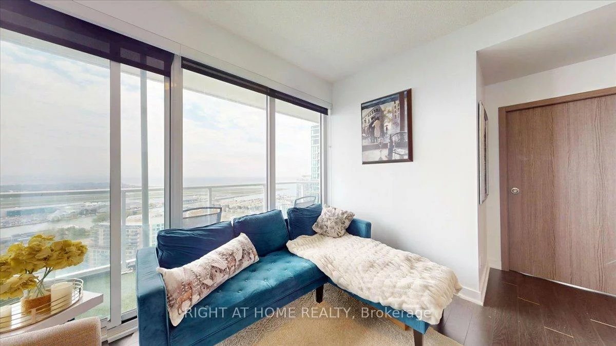 19, Bathurst, Waterfront Communities C1, Toronto