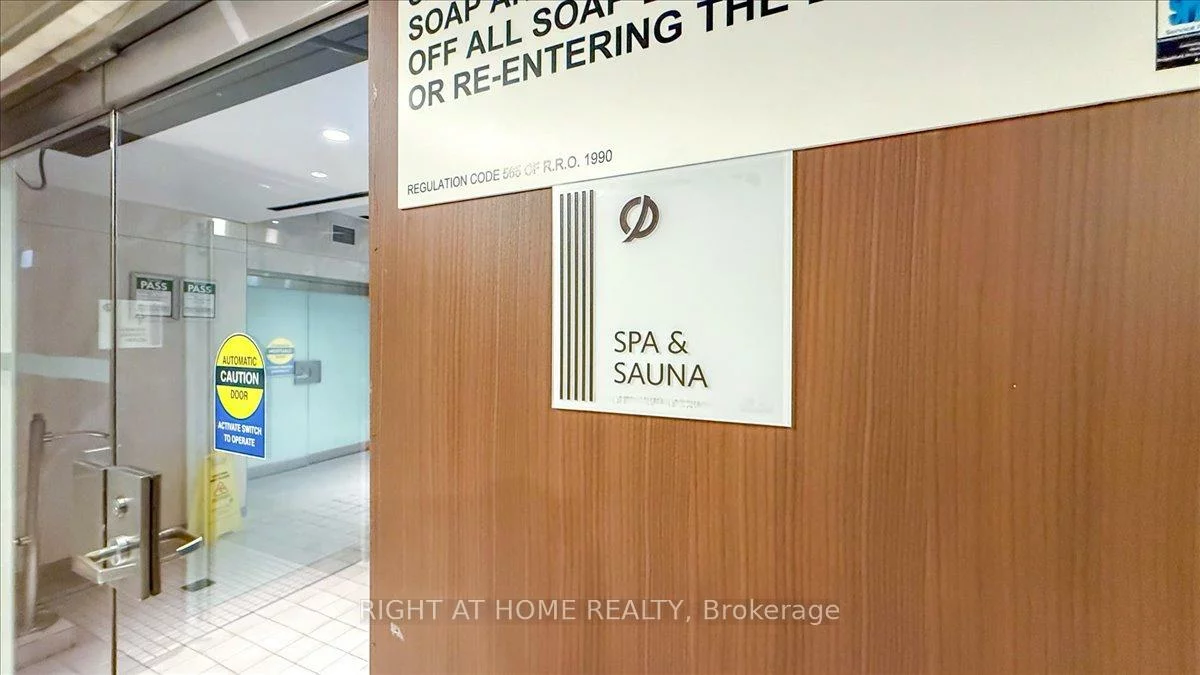 19, Bathurst, Waterfront Communities C1, Toronto