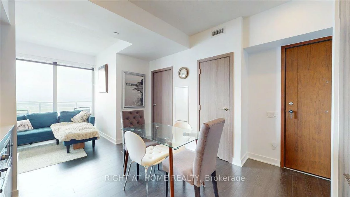19, Bathurst, Waterfront Communities C1, Toronto