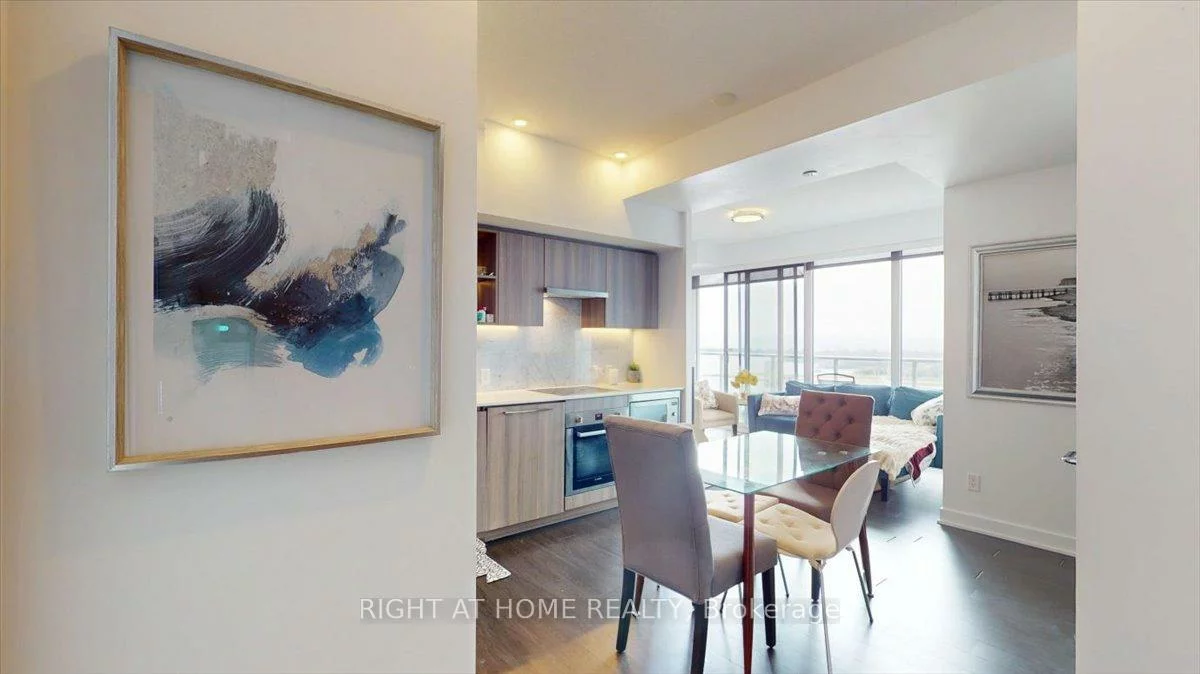 19, Bathurst, Waterfront Communities C1, Toronto