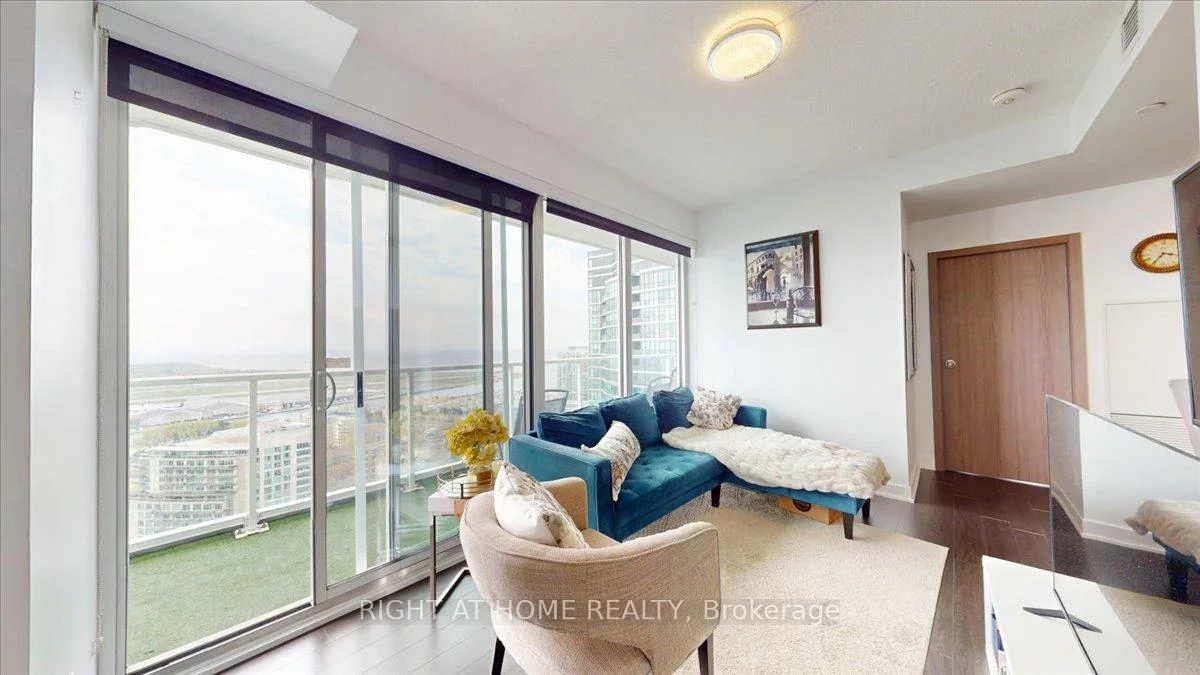 19, Bathurst, Waterfront Communities C1, Toronto