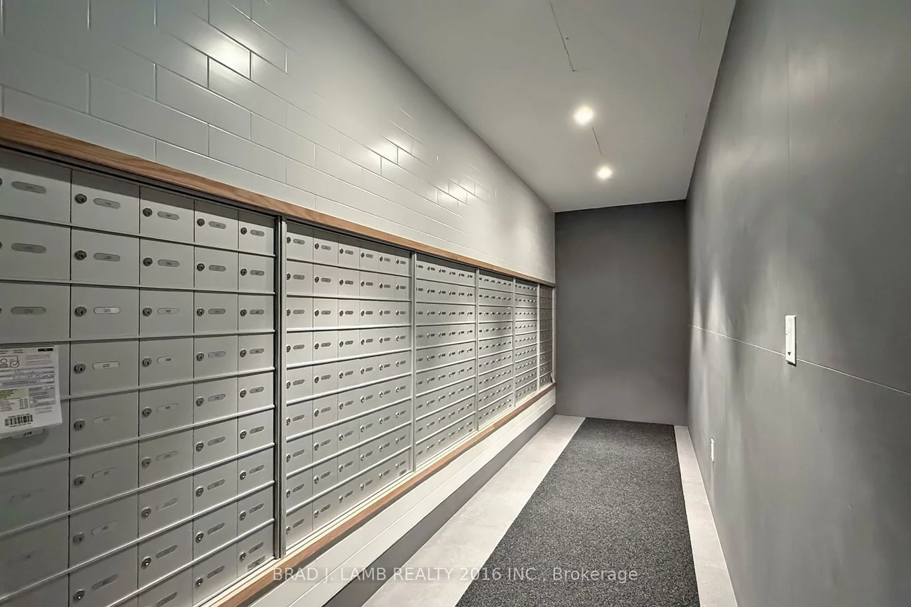 195, McCaul, Kensington-Chinatown, Toronto