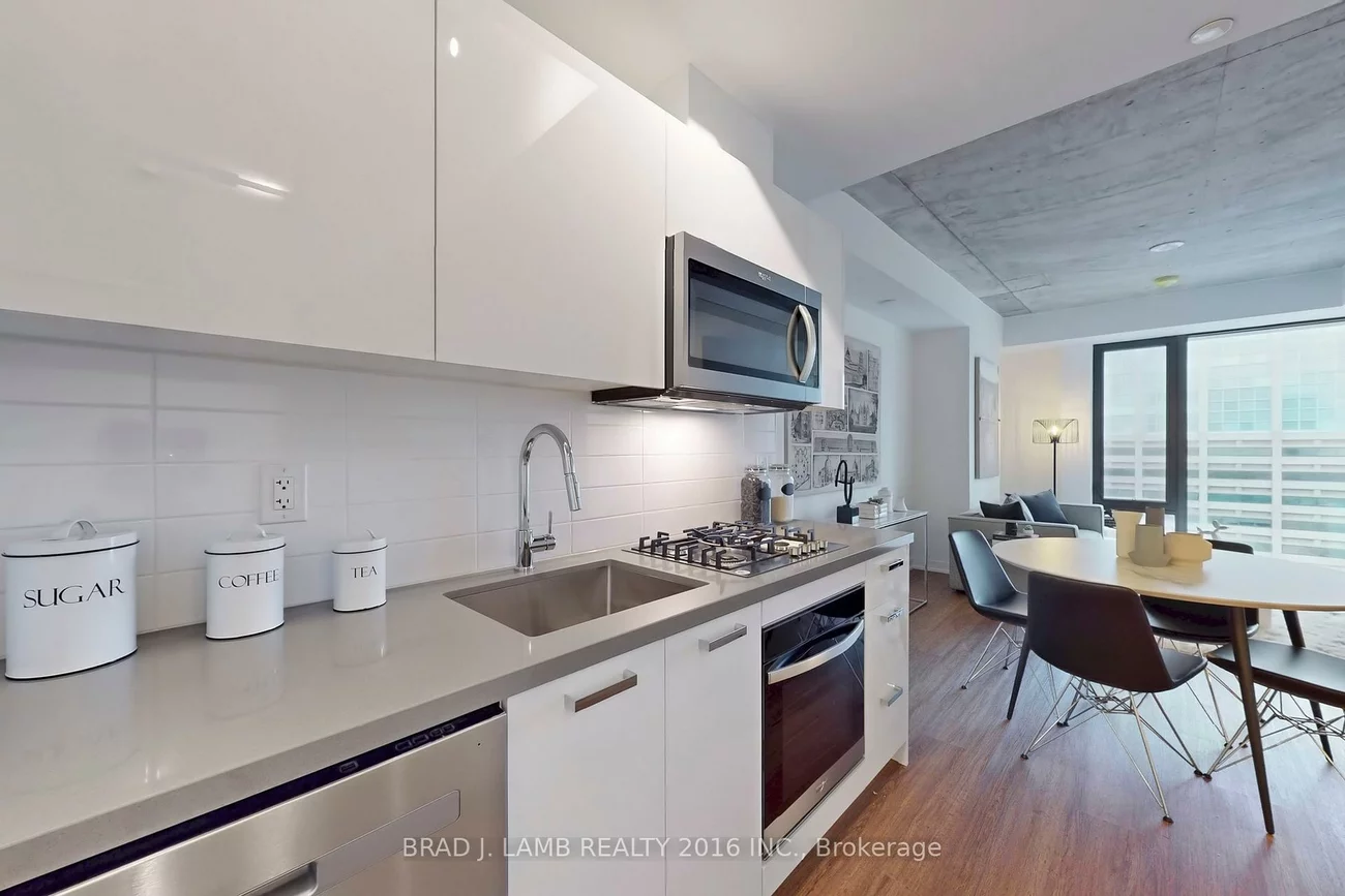 195, McCaul, Kensington-Chinatown, Toronto