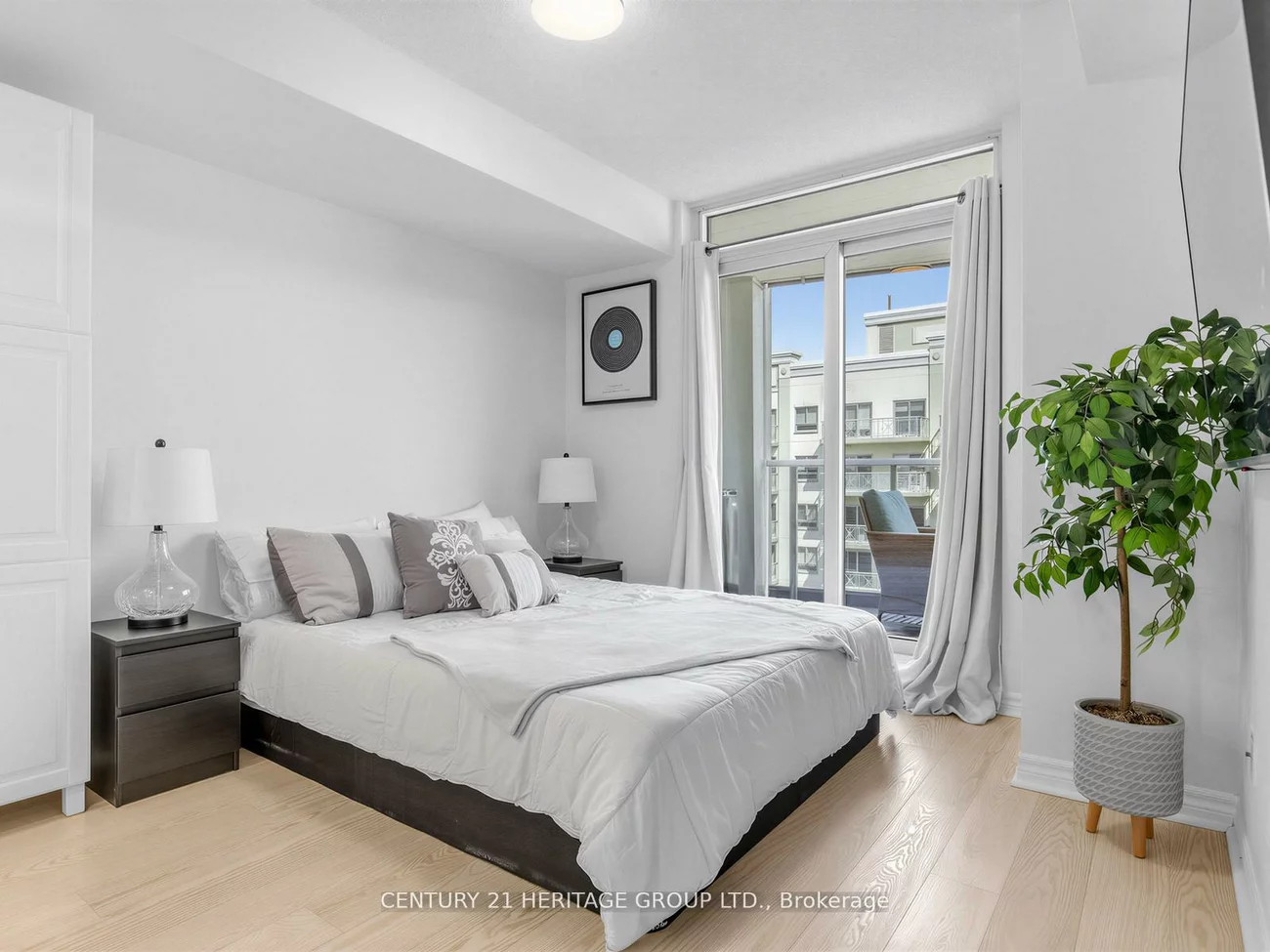 8, Rean, Bayview Village, Toronto