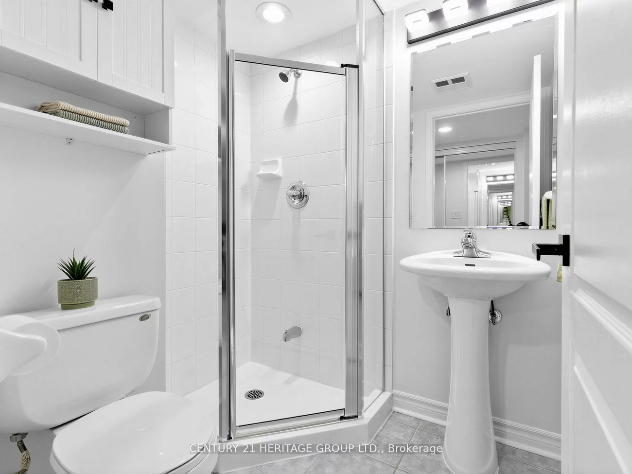 8, Rean, Bayview Village, Toronto