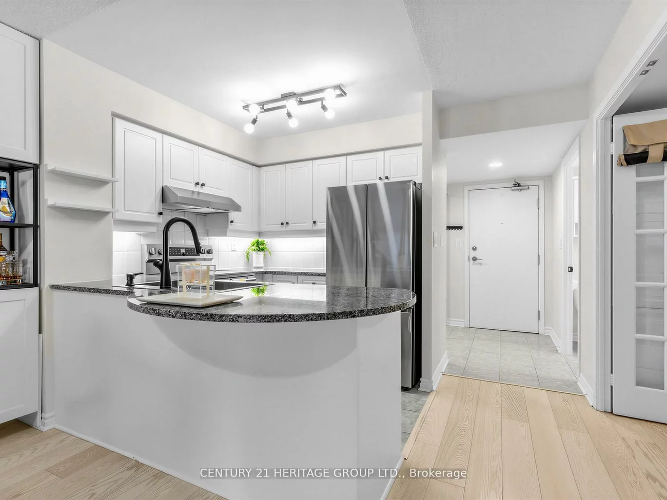 8, Rean, Bayview Village, Toronto