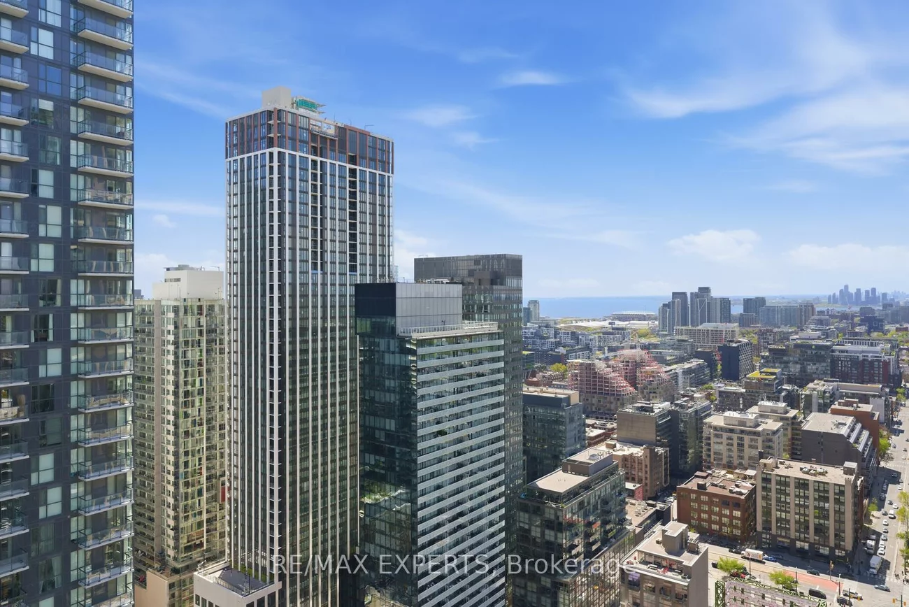 101, Peter, Waterfront Communities C1, Toronto