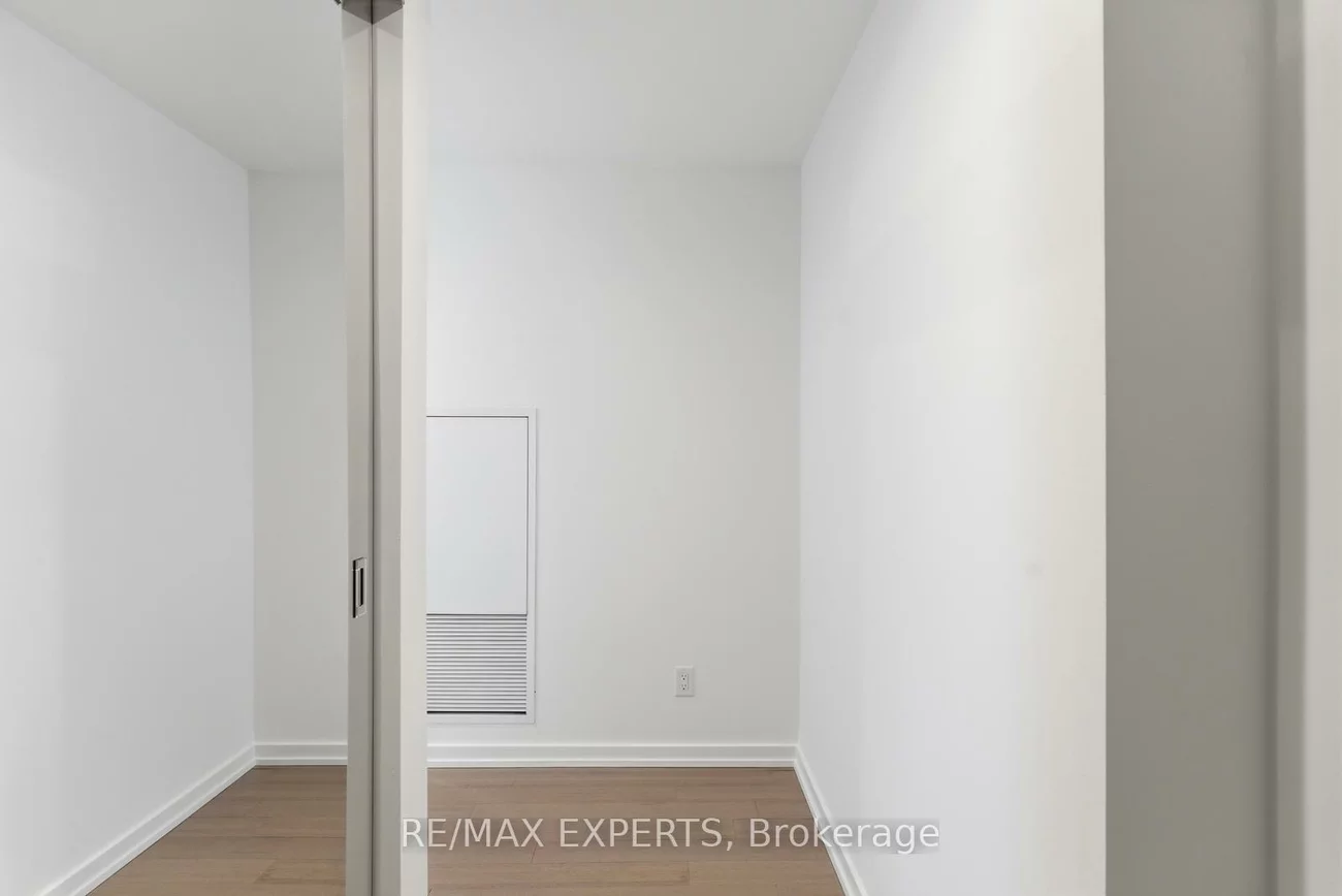 101, Peter, Waterfront Communities C1, Toronto