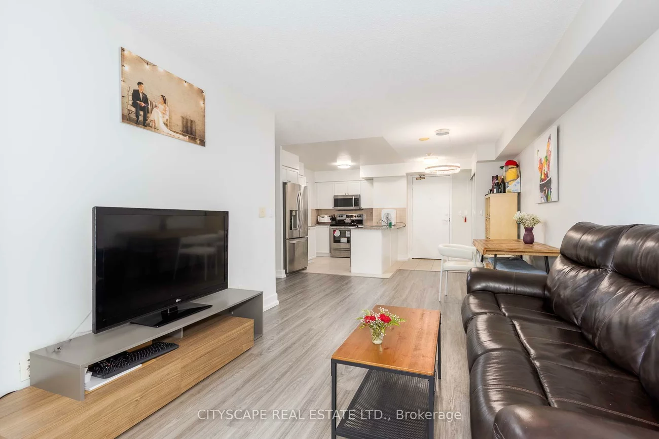5940, Yonge, Newtonbrook West, Toronto