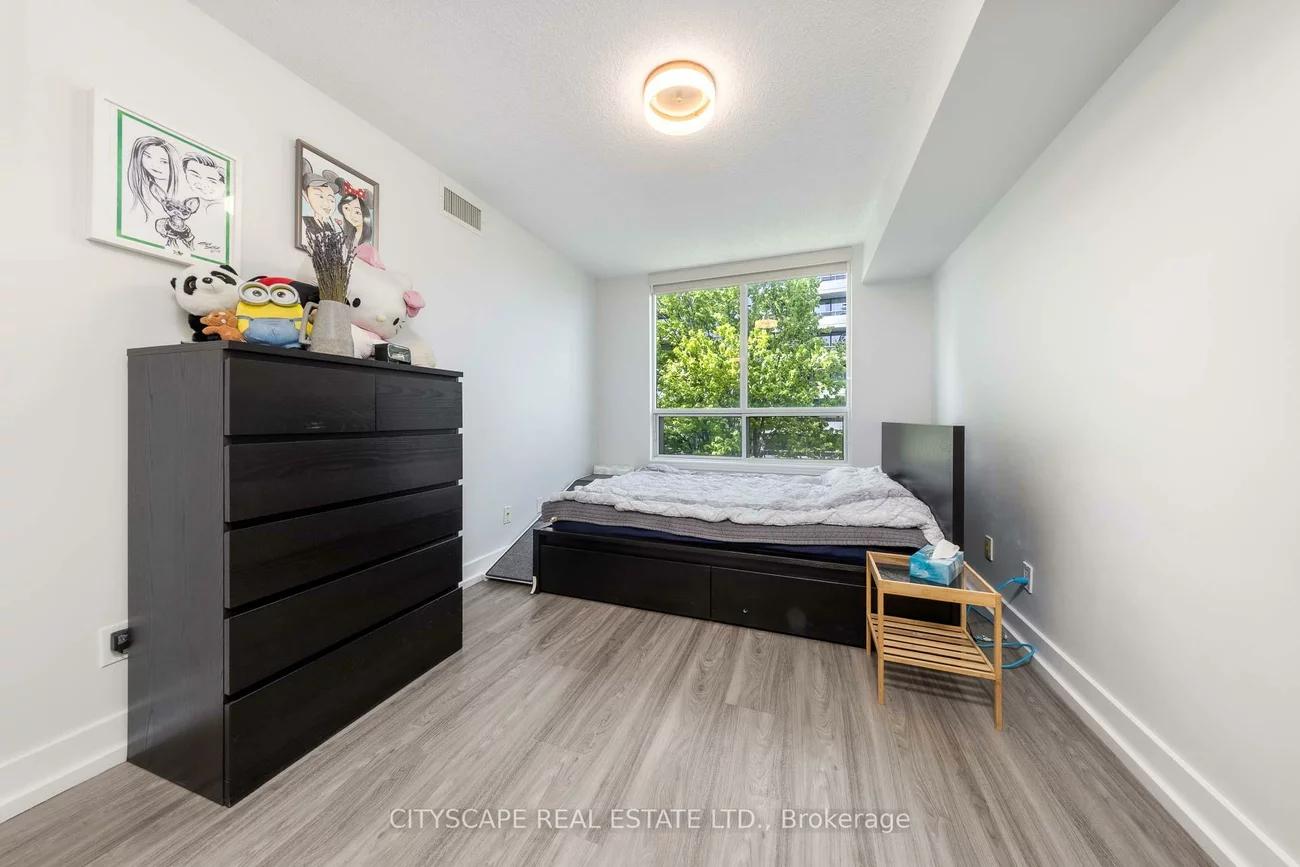 5940, Yonge, Newtonbrook West, Toronto