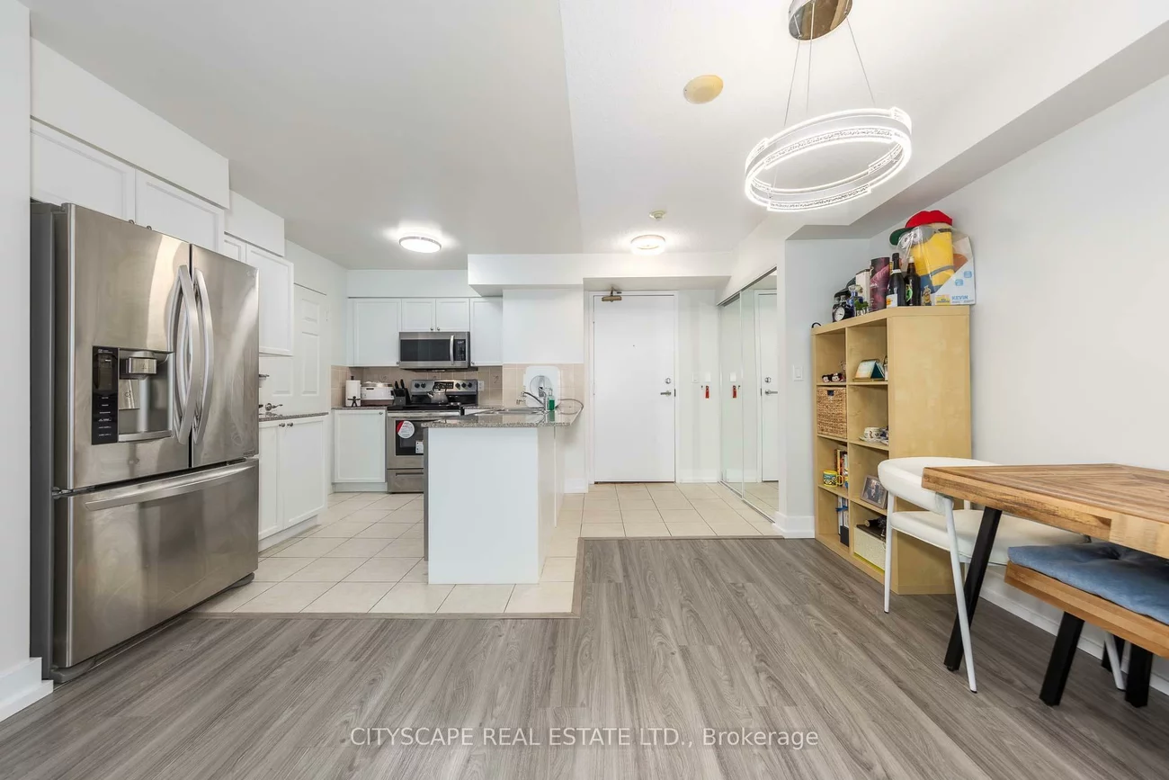 5940, Yonge, Newtonbrook West, Toronto