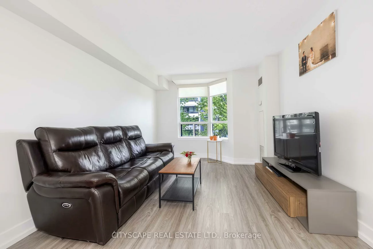 5940, Yonge, Newtonbrook West, Toronto