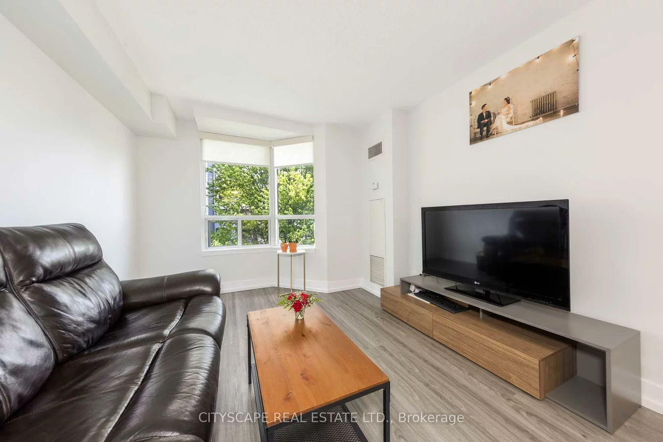 5940, Yonge, Newtonbrook West, Toronto