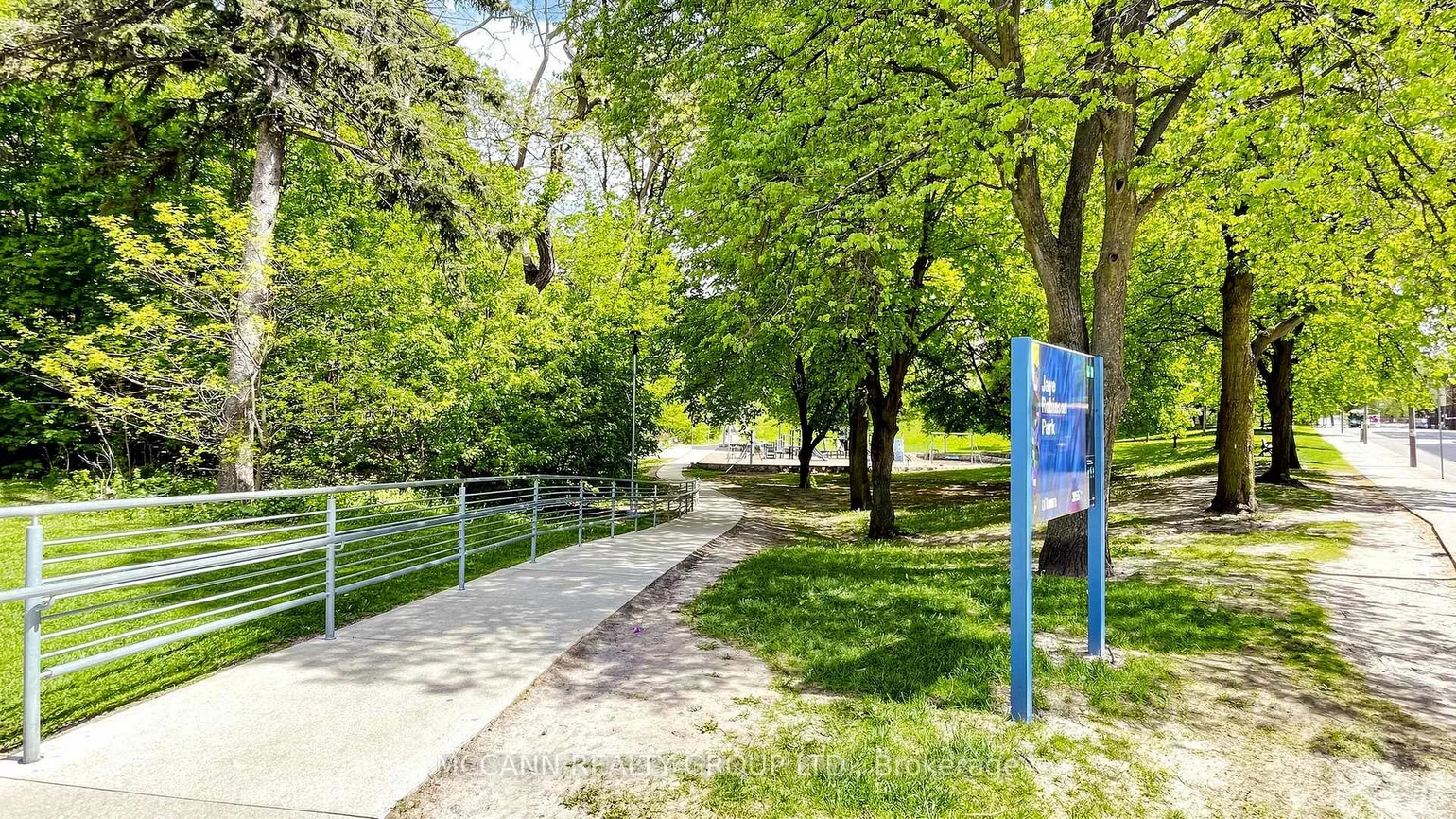 3018, Yonge, Lawrence Park South, Toronto