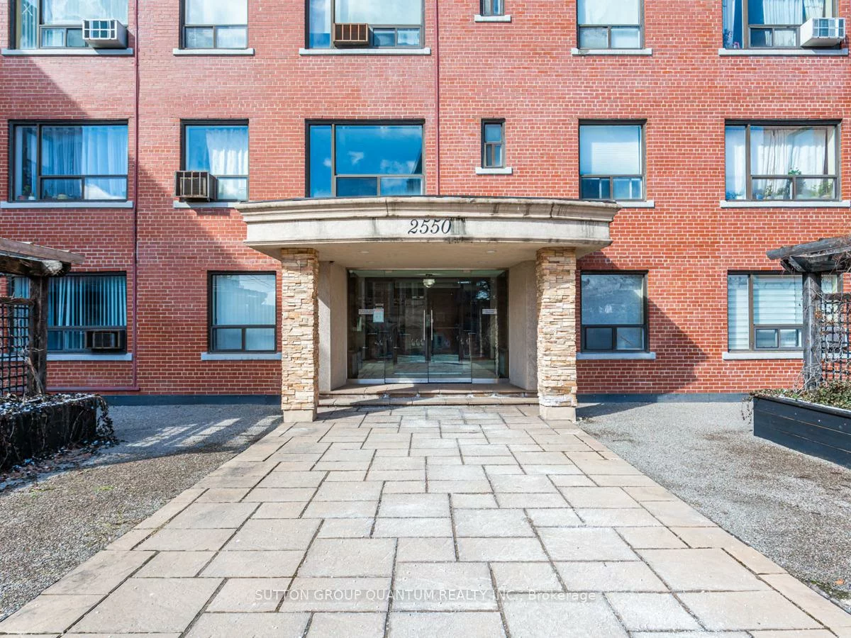 2550, Bathurst, Forest Hill North, Toronto